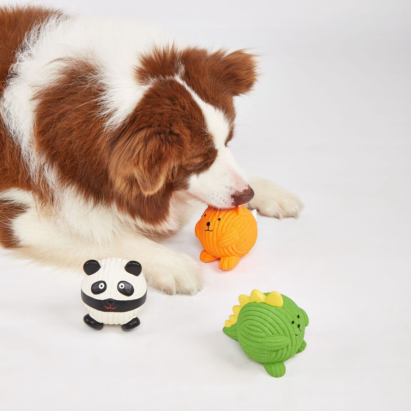 FOFOS Latex Toy Dinosaur Ball – Fun, Durable Dog Toy with Squeaker - Rufftail